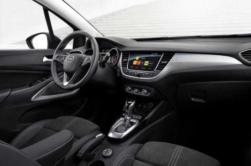 В России начались продажи кроссовера Opel Crossland
