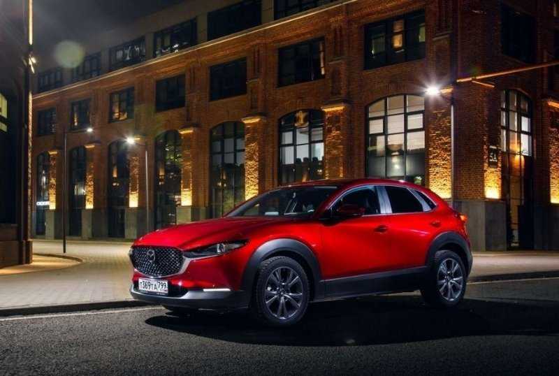 В России отзывают новые Mazda CX-30 из-за двери багажника, которая опускается сама собой