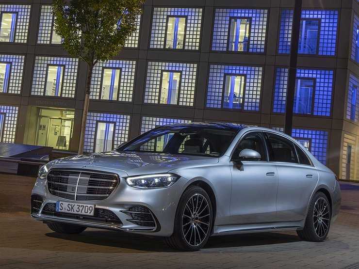В Россию привезли 8-цилиндровый Mercedes-Benz S-класса