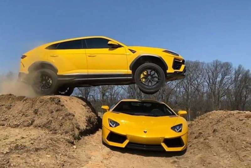 Видео: блогер с 18 штрафами за экстремальные прыжки на Dodge Ram прыгает на Lamborghini Urus через Aventador