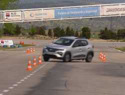 Видео: дешевый электрокар Dacia Spring сдает «лосиный тест»