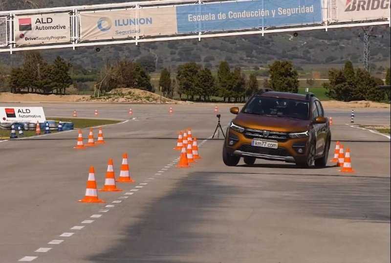 Видео: новый Renault Sandero Stepway удивил журналистов на &laquo;лосином&raquo; тесте