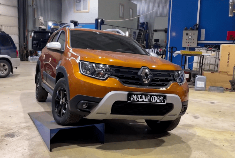 Видео: российские блогеры показали, из чего сделан новый Renault Duster за миллион рублей