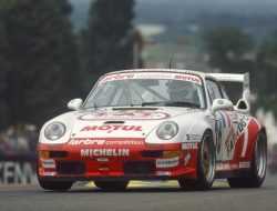 Во Франции продают очень редкий гоночный Porsche 90-х годов