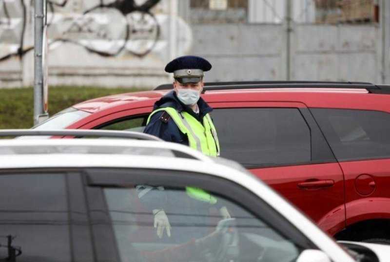 Водитель из Москвы похвалился в соцсетях ездой по встречке. Его вычислили и лишили прав