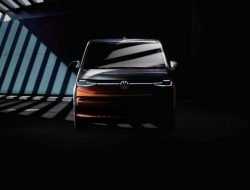 Volkswagen раскрыл интерьер нового Multivan Bulli