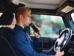 На машины нарушителей могут начать принудительно ставить алкозамки