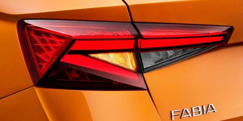 Новая Skoda Fabia: турбомоторы, сенсорные экраны и «умные» функции