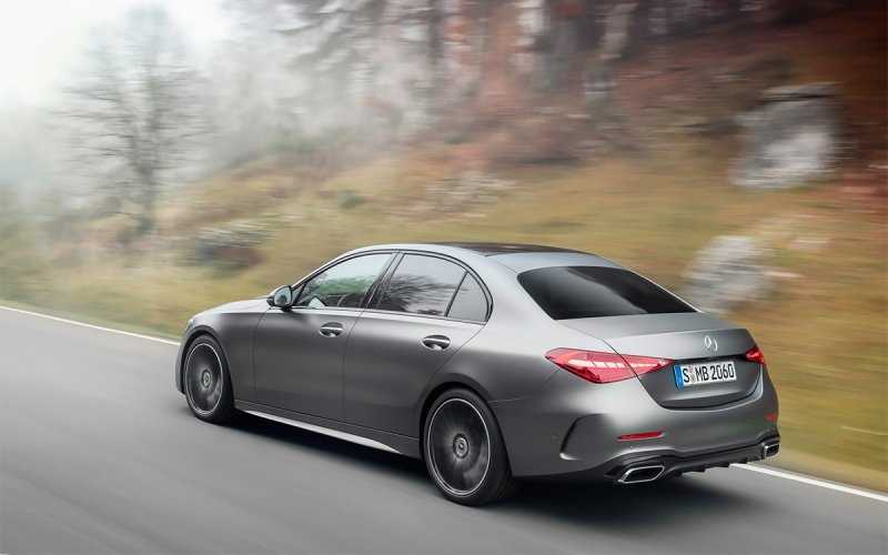 
            Mercedes назвал российскую стоимость нового C-Class
        