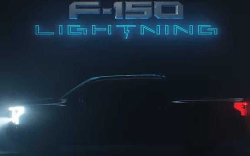 
            Показан силуэт электрического пикапа Ford F-150
        