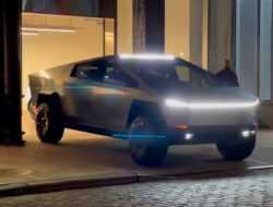 Пикап Tesla Cybertruck проехал по дорогам Нью-Йорка. Видео