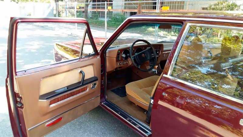 
            В Германии решили продать лимузин Брежнева за ₽10,7 млн. Фото
        