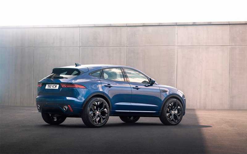 
            Jaguar привез в Россию спецверсию обновленного кроссовера E-Pace
        