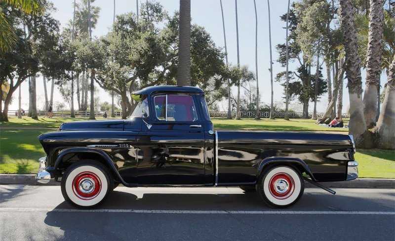 
            Пикап 1956 года сестры Майкла Джексона продали за $112 500
        