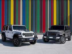 380 л.с. и 6,4 секунды до «сотни»: представлен Jeep Wrangler, который заряжается от розетки