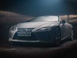 Кабриолет Lexus подвергли глубокой заморозке и отправили на трек. Видео