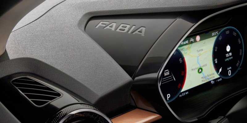Новая Skoda Fabia: турбомоторы, сенсорные экраны и «умные» функции