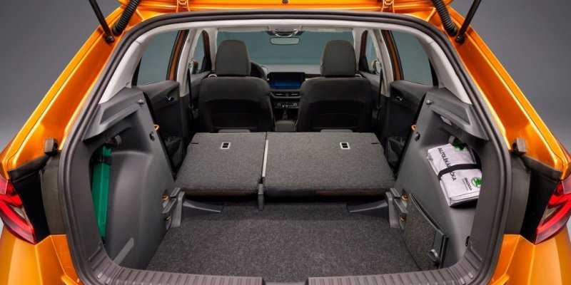 Новая Skoda Fabia: турбомоторы, сенсорные экраны и «умные» функции