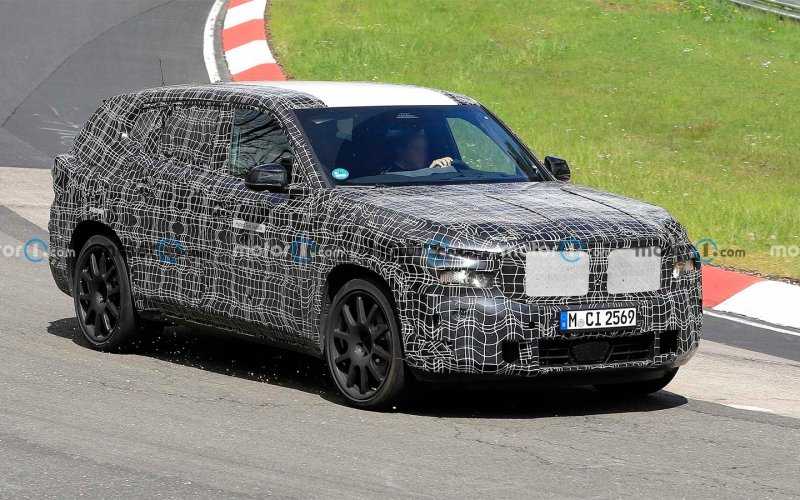 
            BMW начала скоростные тесты 750-сильного флагманского кроссовера X8 M
        