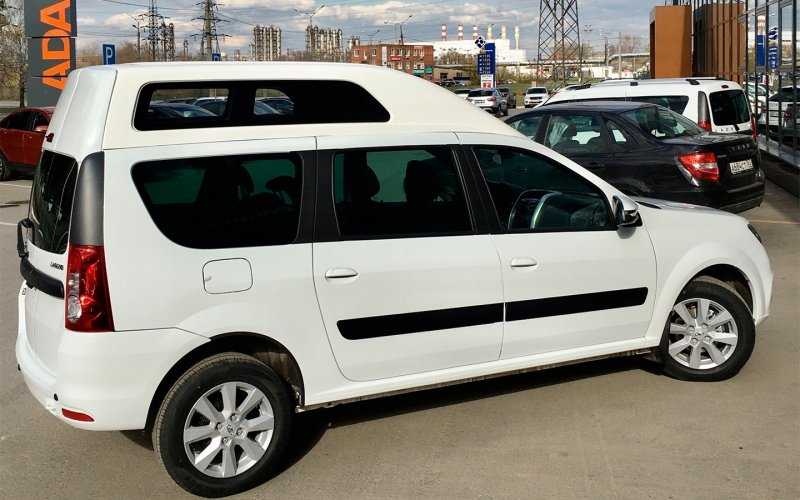 
            Обновленный Lada Largus получит версию с высокой крышей
        