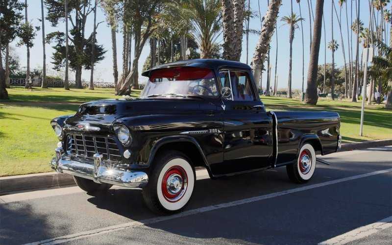 
            Пикап 1956 года сестры Майкла Джексона продали за $112 500
        