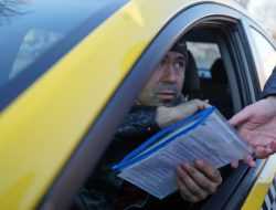 Московским таксистам заведут цифровые профили