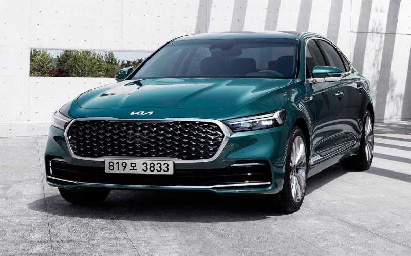 
            Kia обновила флагманский седан K900
        