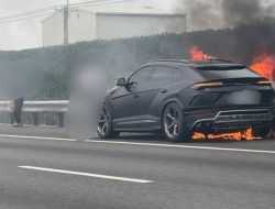 Lamborghini Urus за 26,5 млн загорелся прямо на дороге. Видео