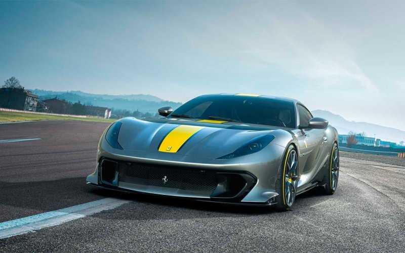 Ferrari выпустила купе и кабриолет с мощнейшим мотором в своей истории