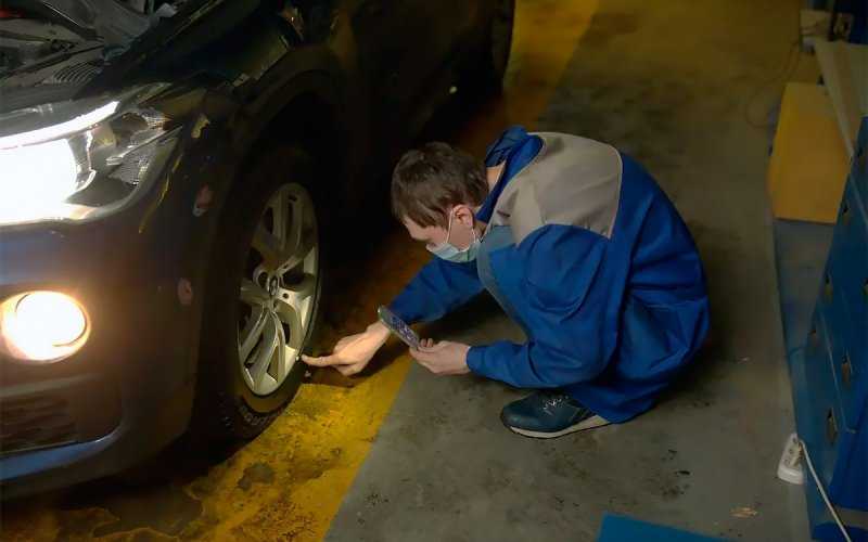 
            Дроны ГИБДД, накрутки дилеров, мошенники и другое. Главные автоновости
        