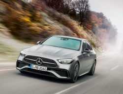 Mercedes назвал российскую стоимость нового C-Class