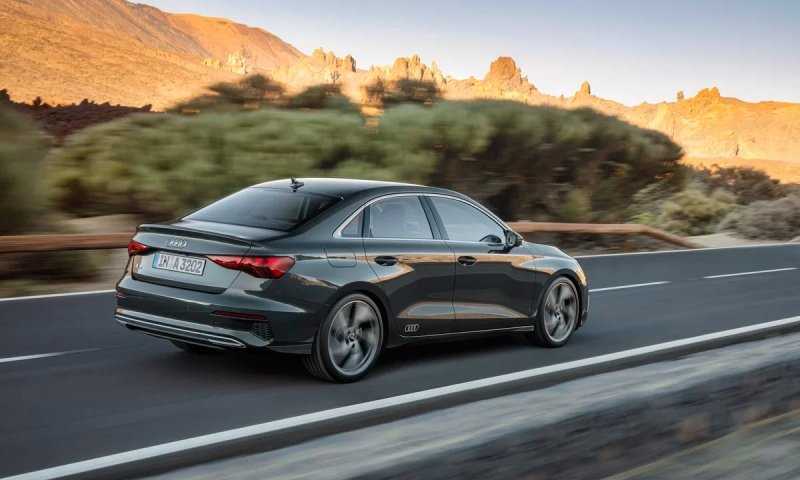 
            Audi раскрыла полный прайс-лист на новую A3 в России
        