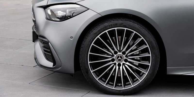 
            Mercedes назвал российскую стоимость нового C-Class
        