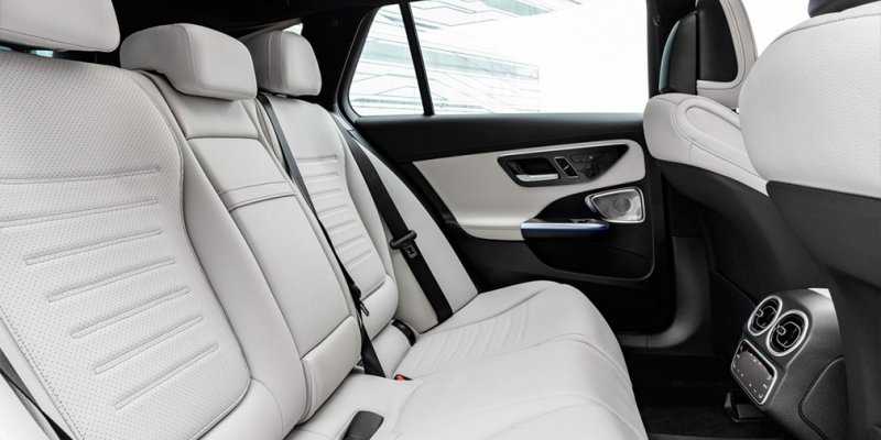 
            Mercedes назвал российскую стоимость нового C-Class
        