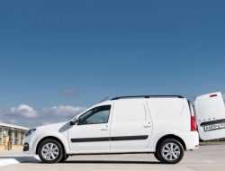 АвтоВАЗ прекратил продавать экономичные фургоны Largus