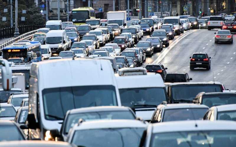 
            Дептранс рассказал, как избежать дачных пробок
        