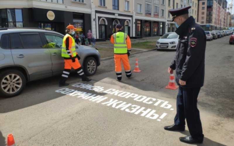 
            Водителям напомнили о необходимости снижать скорость вблизи школ
        