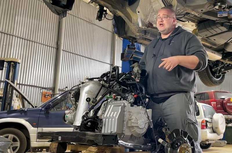 Блогер разобрал Geely Atlas и рассказал о его сходстве с Toyota RAV4