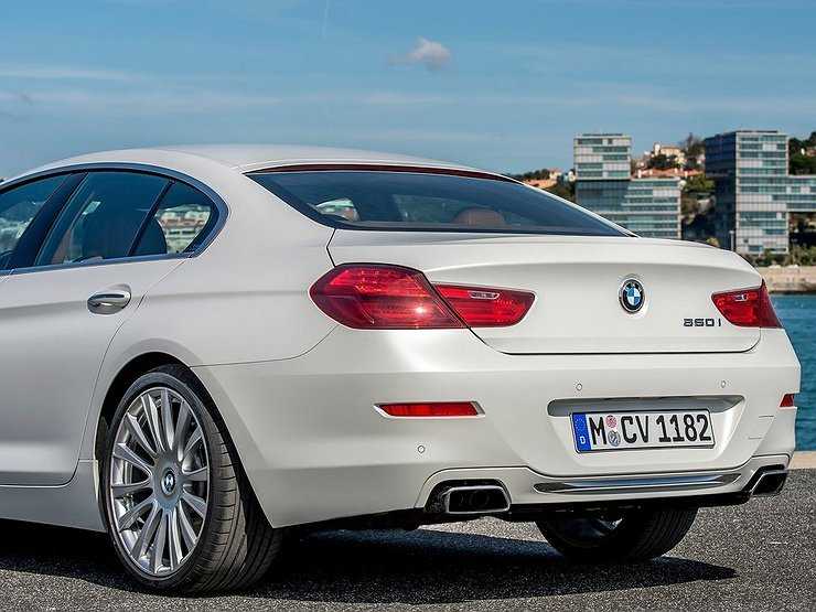 BMW отзывает в России автомобили с отваливающимися стоп-сигналами