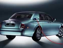 Босс Rolls-Royce подтвердил имя первого электромобиля марки