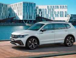 Volkswagen представил обновленный семиместный Tiguan
