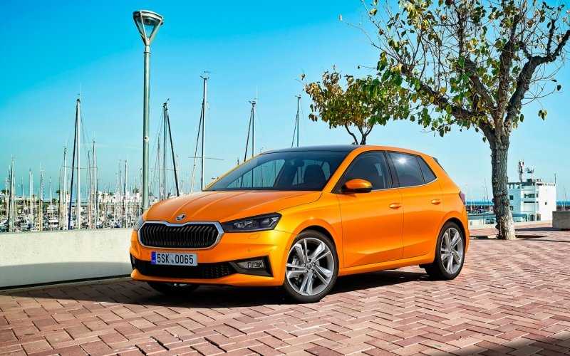 Новая Skoda Fabia: турбомоторы, сенсорные экраны и «умные» функции