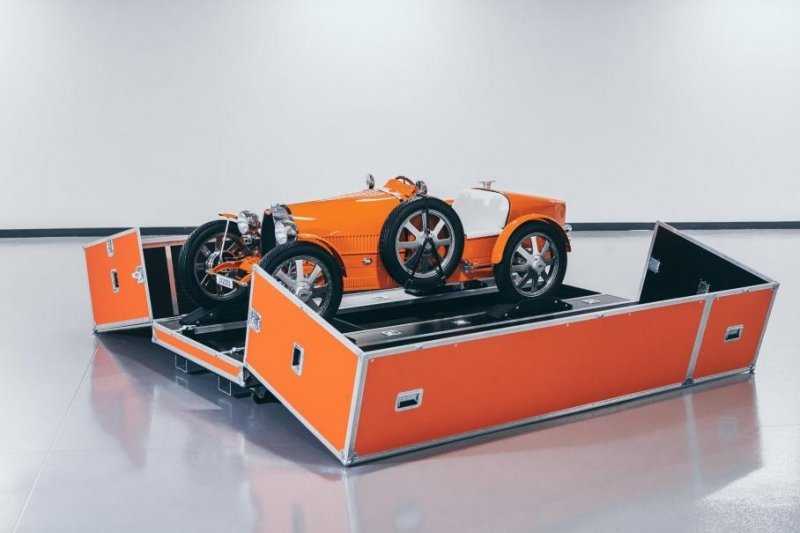 Детский автомобиль Bugatti стал официальным трансфером аэропорта Дубая