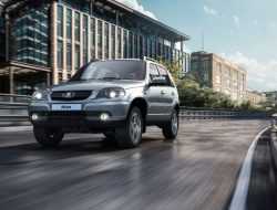 Дилеры подняли цены на старую Lada Niva. Теперь она стоит почти как Niva Travel