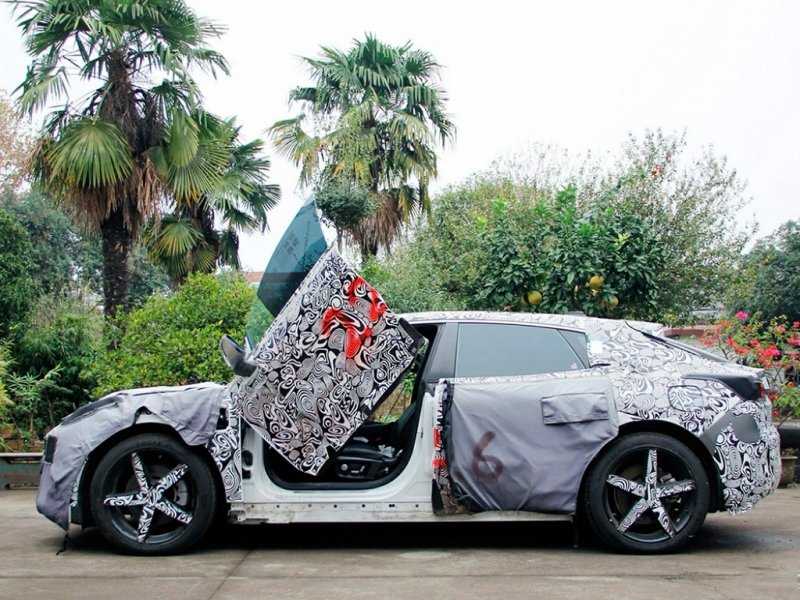 Geely разработает кроссовер с дверьми в стиле Lamborghini