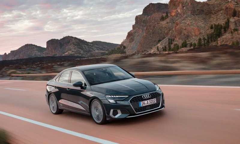 
            Audi раскрыла полный прайс-лист на новую A3 в России
        