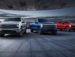 Электрический Ford F-150, первый электрокар Lamborghini и новая Toyota Tundra: главное за неделю
