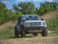 Глава Ford намекнул на разработку электрического Bronco