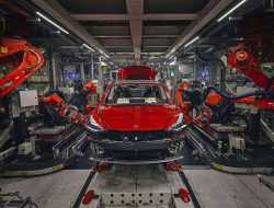 Илон Маск готов выпускать Tesla в России