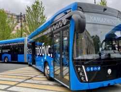 КамАЗ показал электробус-гармошку — он выйдет на маршрут летом